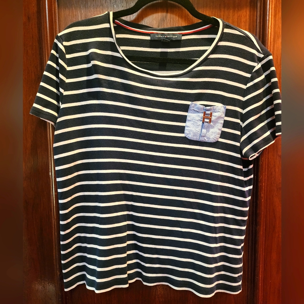 Tommy Hilfiger t-shirt with front pocket/brand emblem detail